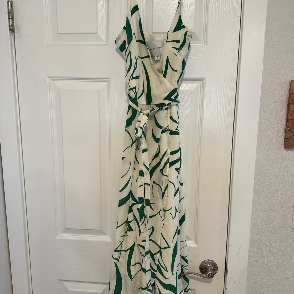 Amour Vert 100% Silk Nwt Green And White Dress